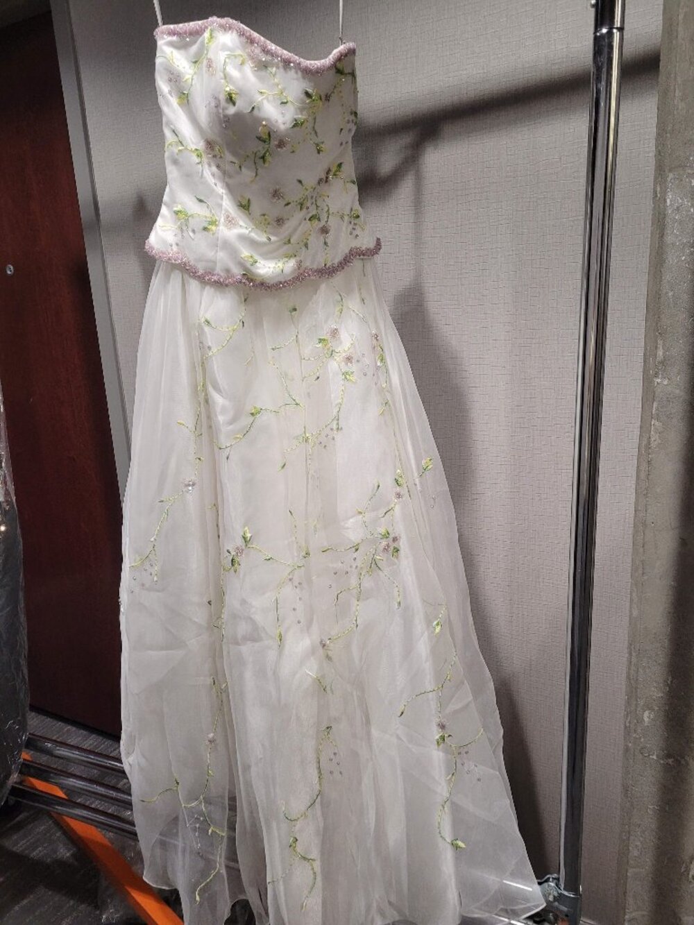 Tony Bowl Le Gala 15514 Size 6 Multicolor Floral Prom Dress